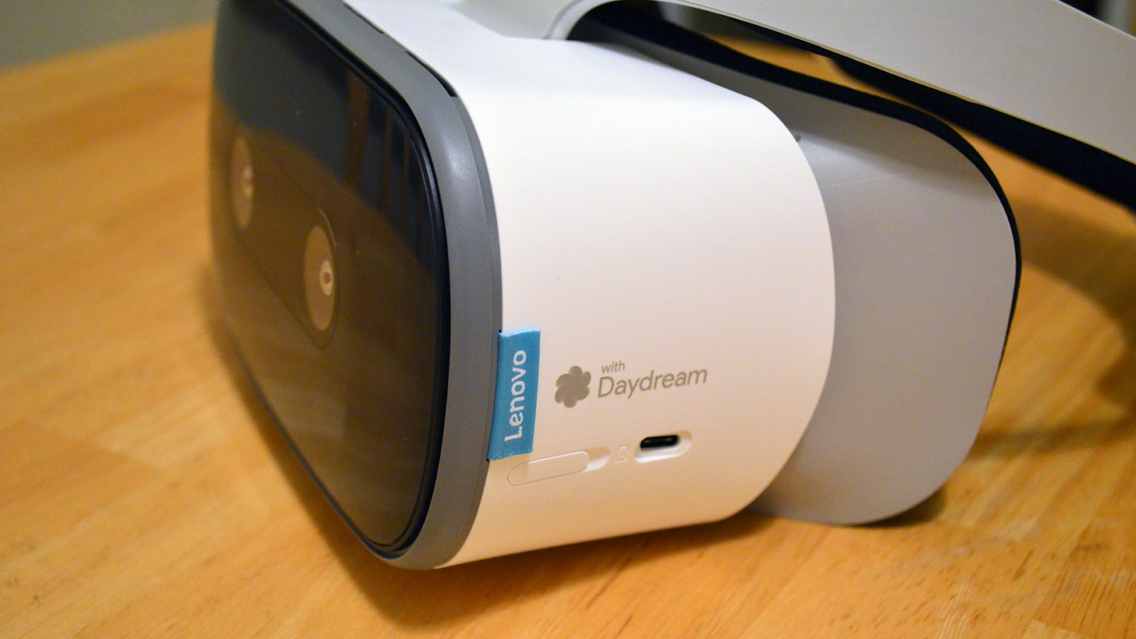 Lenovo Mirage solo with daydream