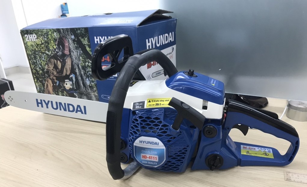 Máy cưa xích Hyundai HD-4111