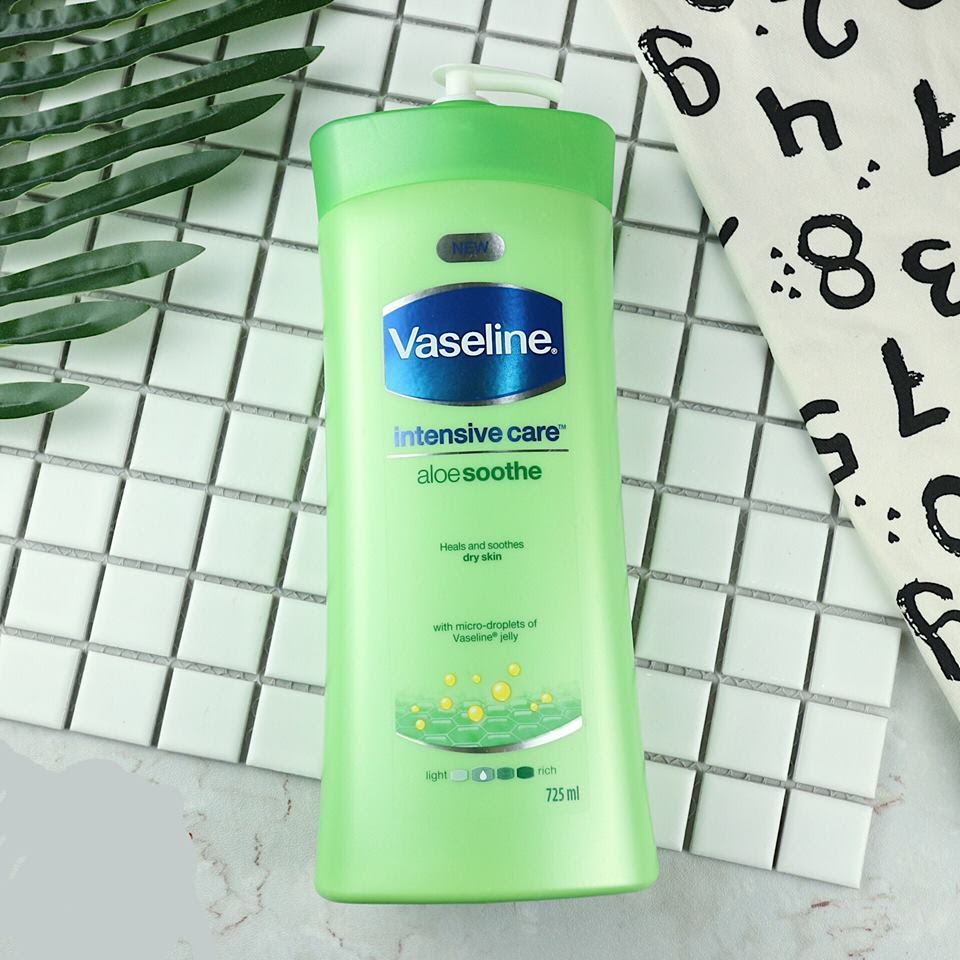 sua-duong-the-vaseline-intensive-care-aloe-soothe