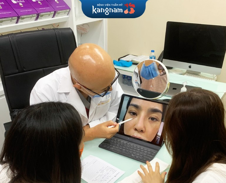 Bác sĩ lấy bọng mắt giỏi - Bệnh viện thẩm mỹ Kangnam